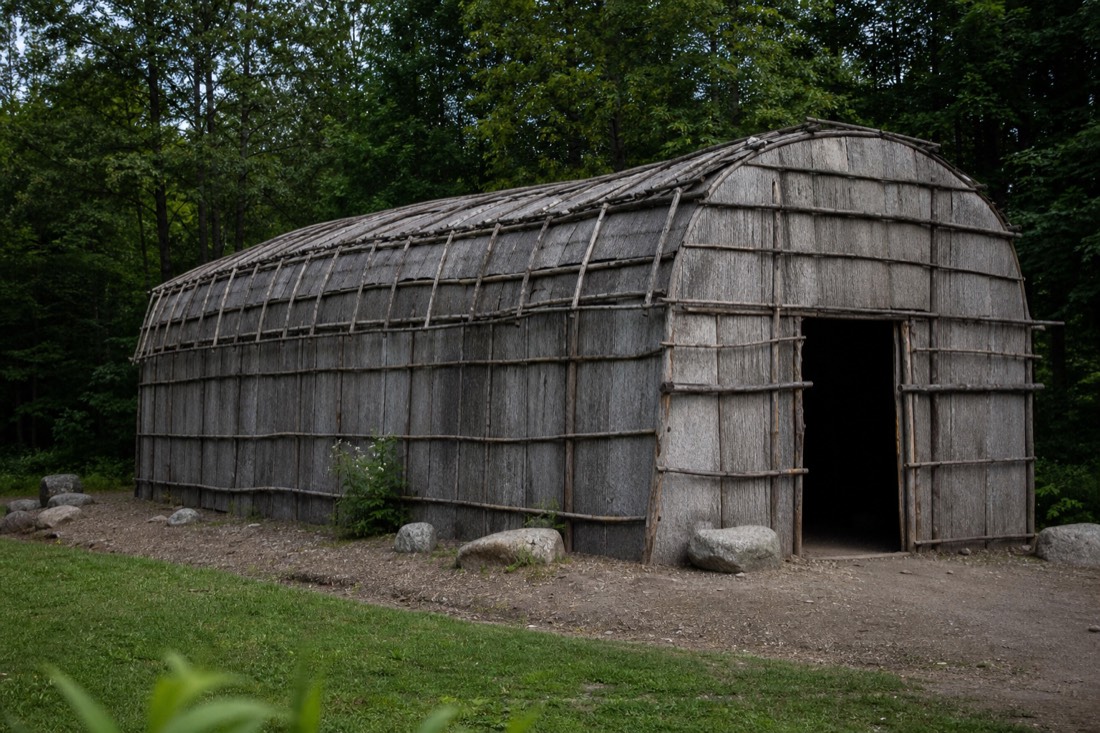 Reconstructed longhouse at the Huron Traditional Site Onhoua Chetek8e in Wendake